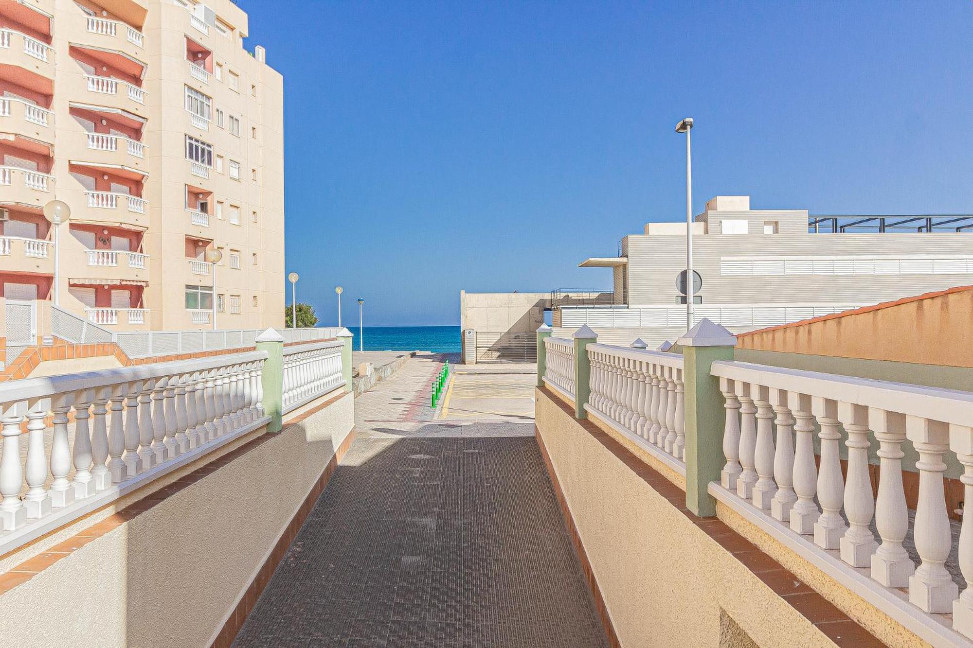 El Paraiso - Planta Baja En Urbanizacion Ipanema Iii Kilometro2 - Mediterraneo *